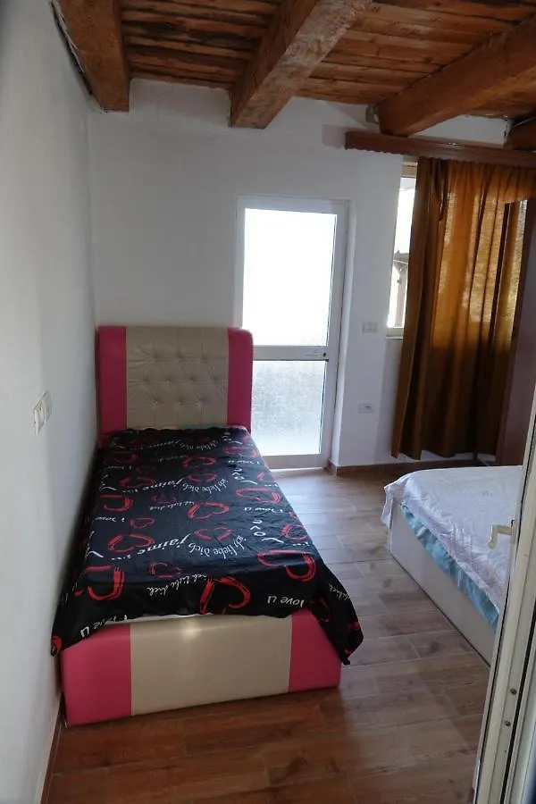 Guesthouse Arber Peshkopi 招待所